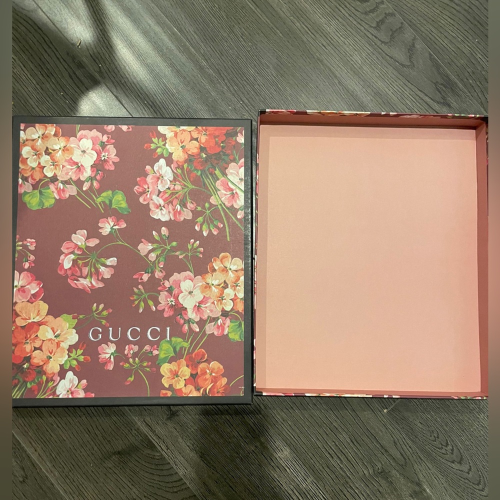 Gucci  box - Picture 2 of 8